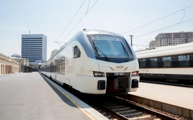 Metroda xətlər ayrıldı, ADY alternativ marşrut təklif etdi: Cəmi 11 dəqiqəyə çatacaqsınız